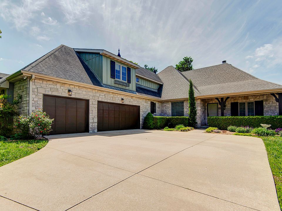 1st image of 879 E Westchester Drive