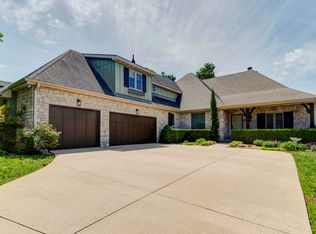 879 E Westchester Drive, Springfield, MO 65810