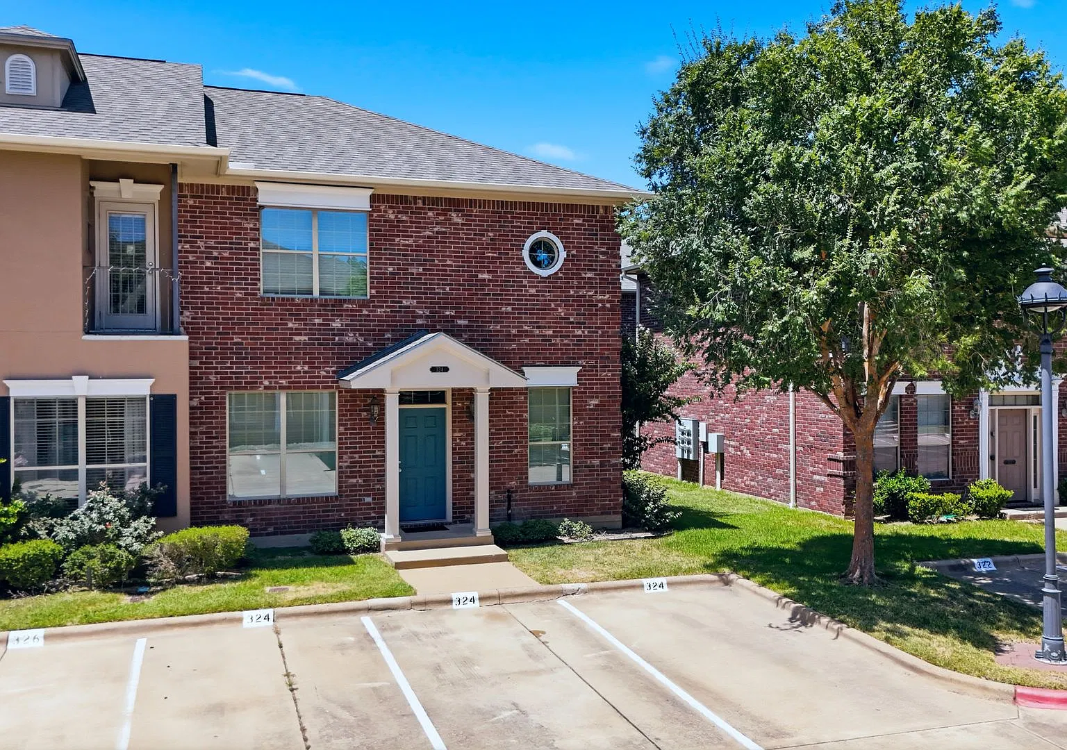324 Forest Dr — Photo 2
