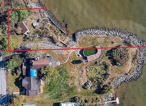Bay Front Property >200'