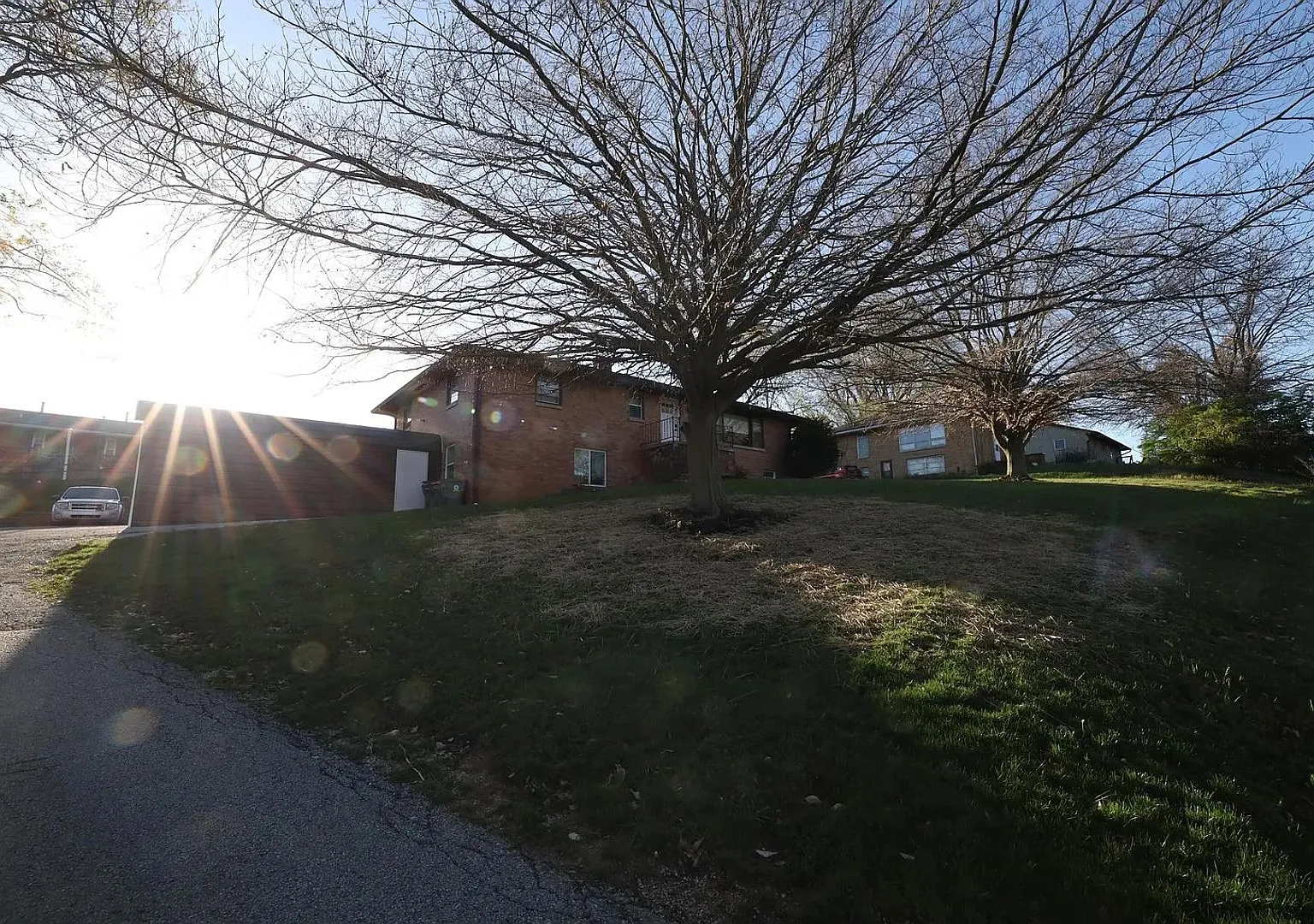 1534 N. Woodburn Ave — Photo 3