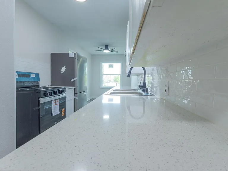 1720 Ethel Ave — Photo 5