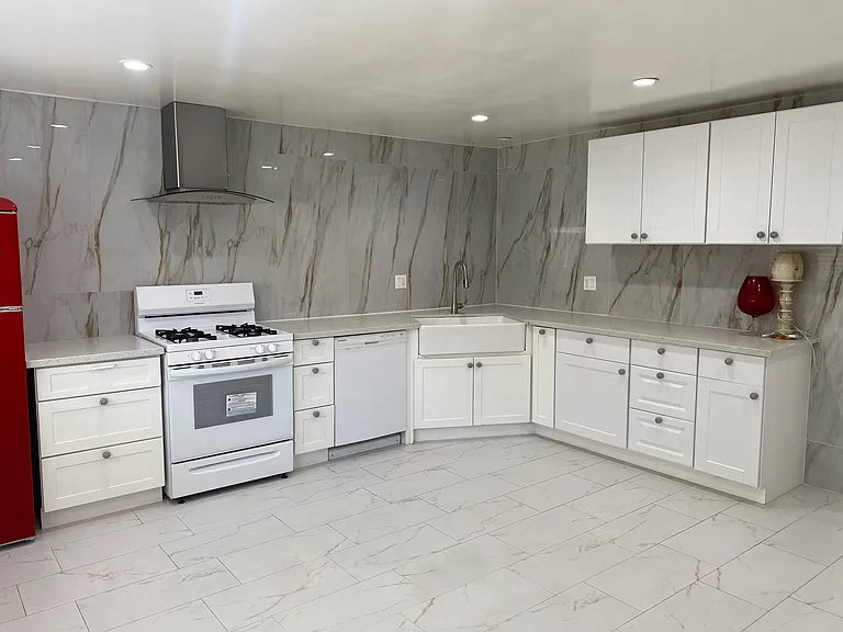 3583 E Del Mar Blvd — Photo 6
