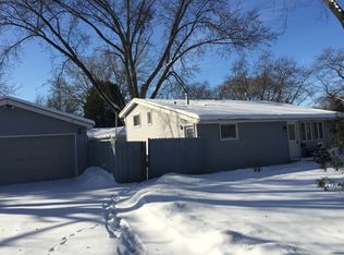 1158 Denver Dr, Carpentersville, IL 60110