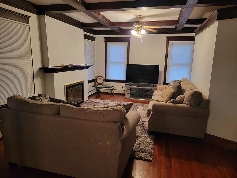 2 bed, 1.5 bath, 1000 sqft, $1,600 — Photo 3