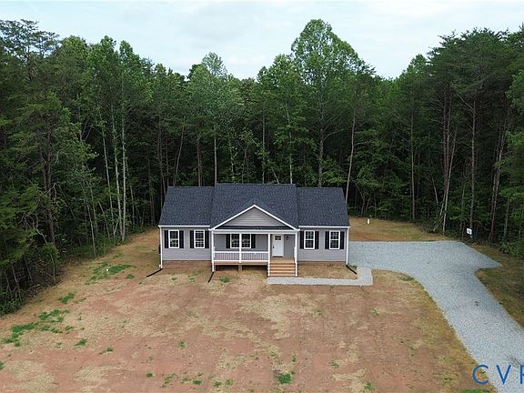 2nd image of 28 Maple Knoll Trce