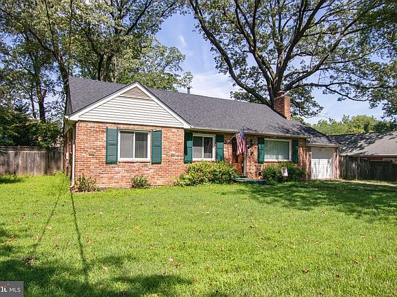 2nd image of 7104 Village Dr