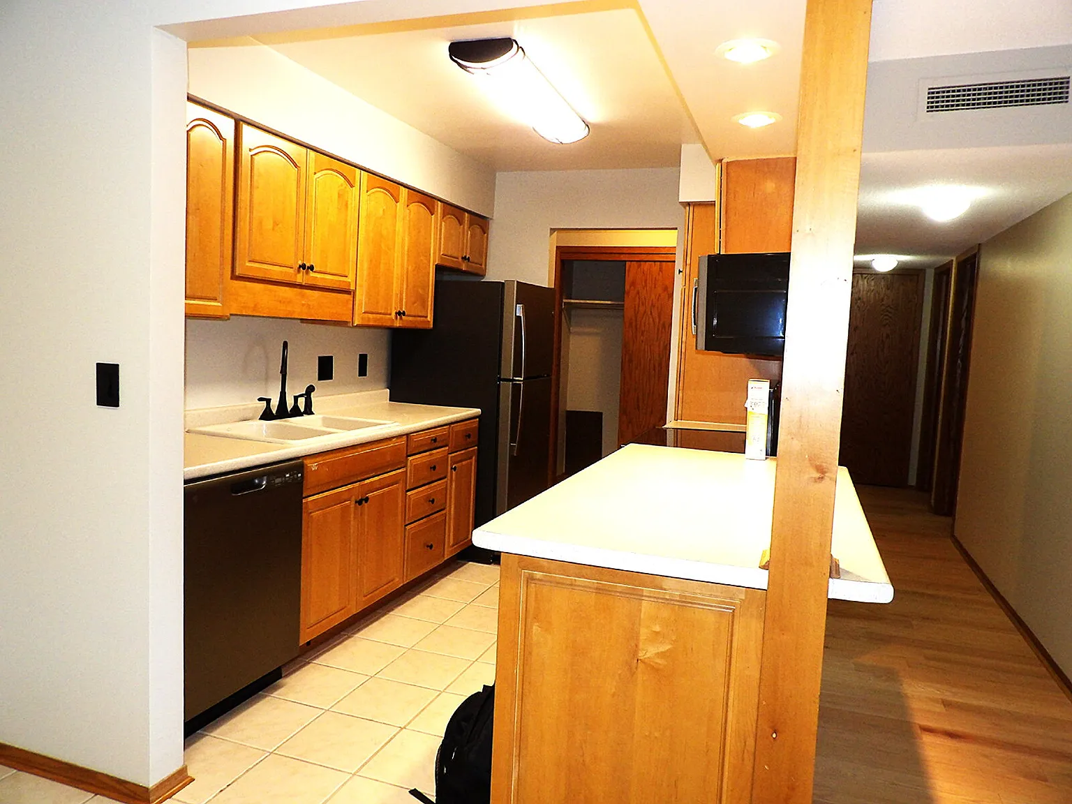 2 bed, 2.0 bath, 1010 sqft, $1,850 — Photo 2