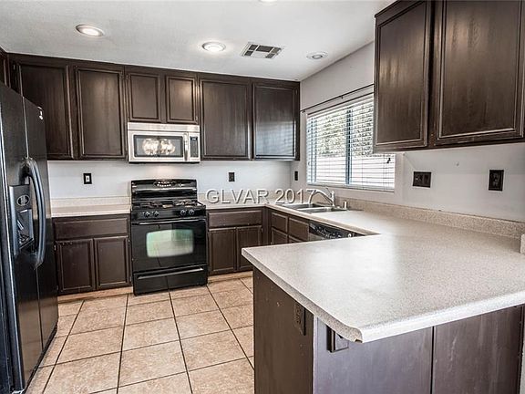 3rd image of 8670 Mesquite Hills St