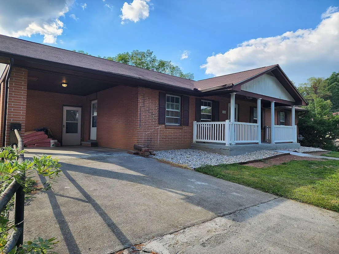 Building Photo - 104 Carter Dr