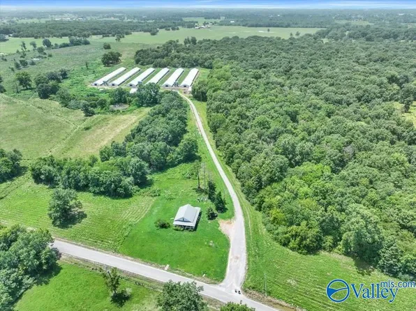 747 Lee Rd, Hartselle, AL 35640
