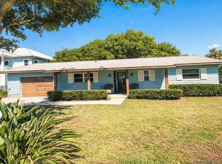 7 Palm Dr, Yankeetown, FL 34498