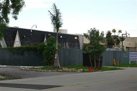 4th image of 8080 NW 33rd St