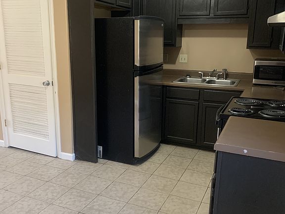 3rd image of 2607 Evans Mill Dr #1