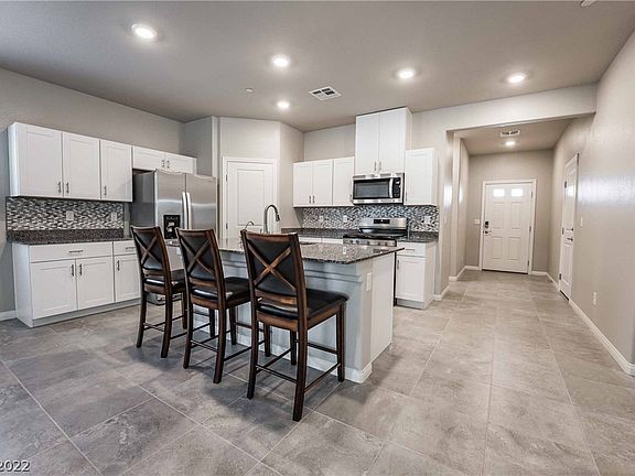 4th image of 10233 Sequoia Falls Pl