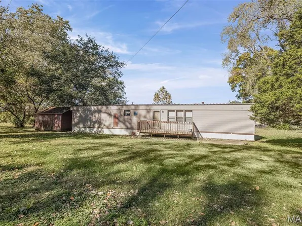 2372 Lorraine Dr, Cahokia, IL 62206