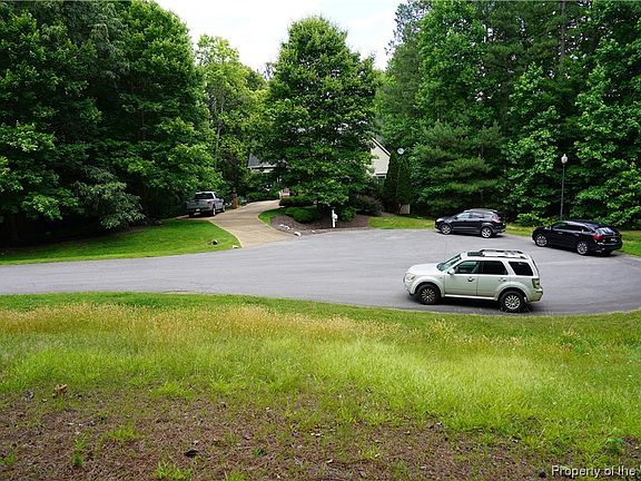 3rd image of 3104 Trailwood Ln
