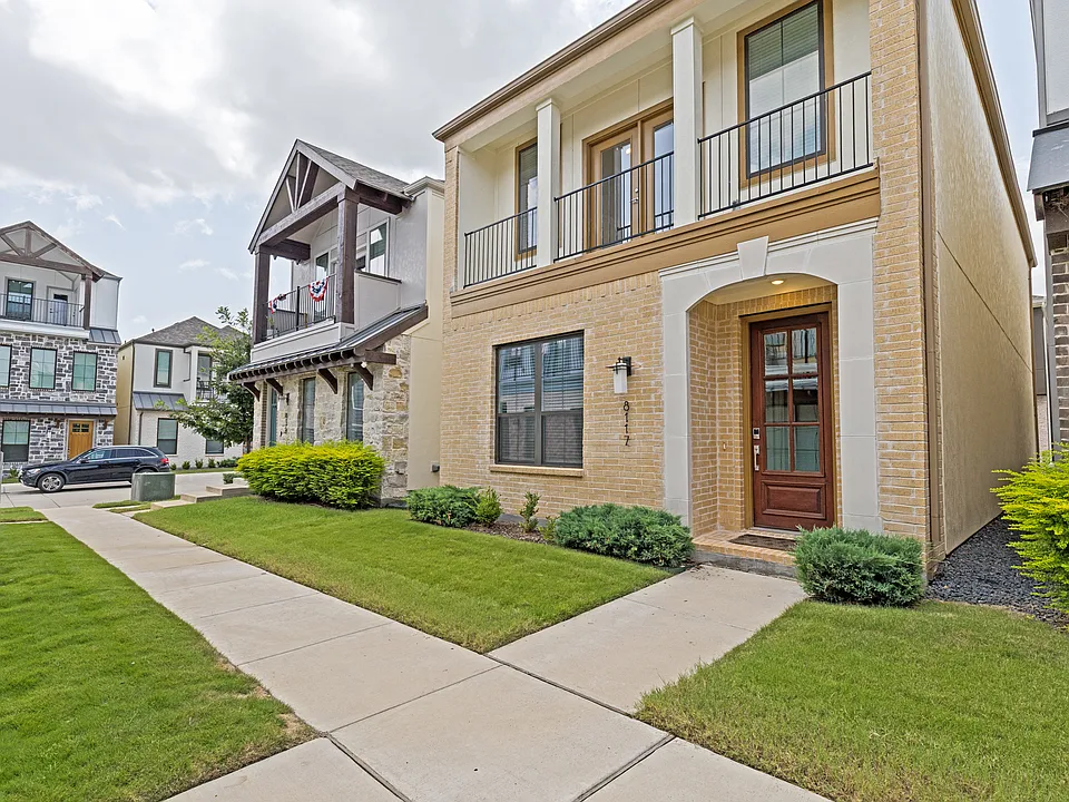 8117 Radnor Rd