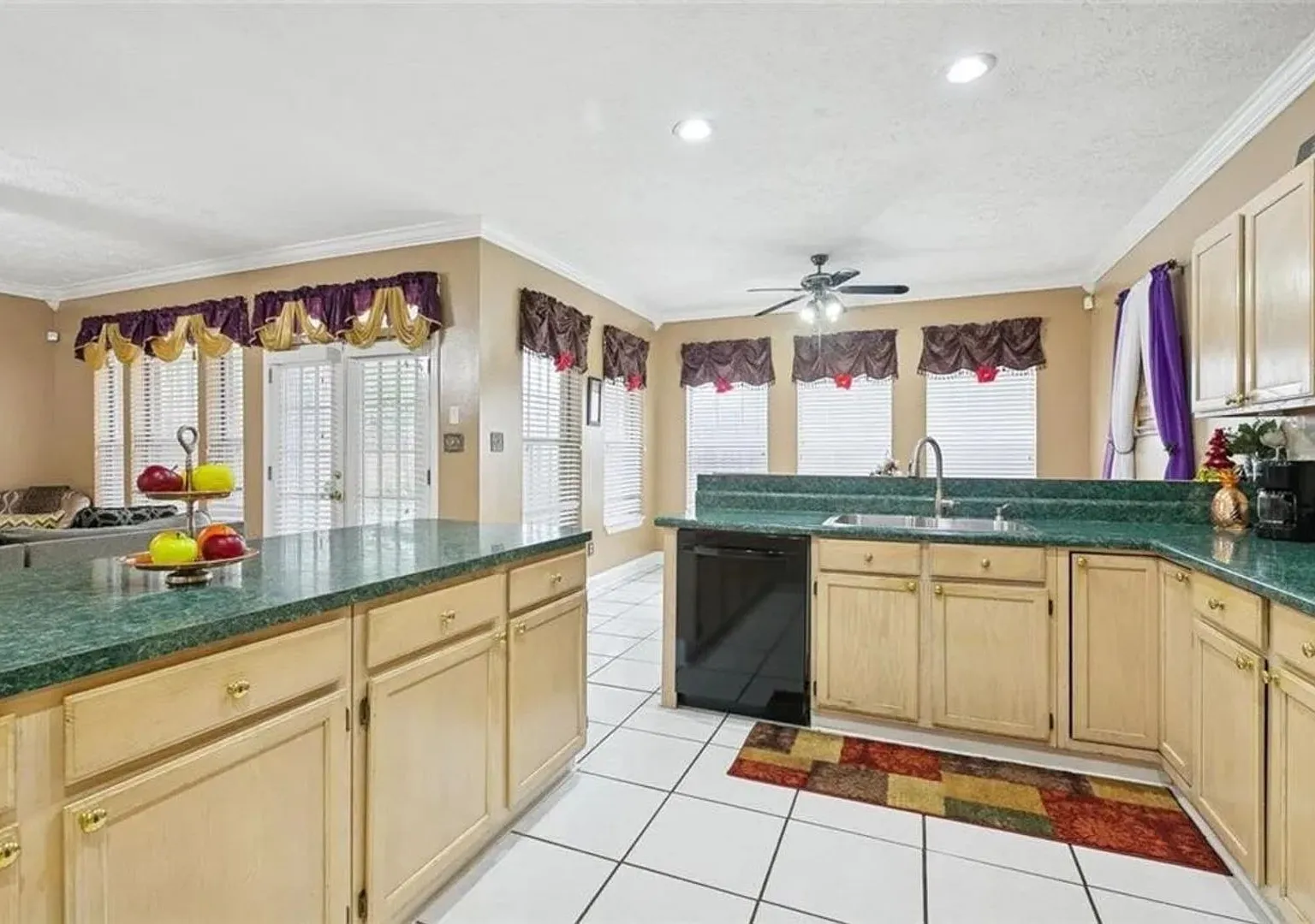 Spacious 4BR House in Marrero — Photo 3