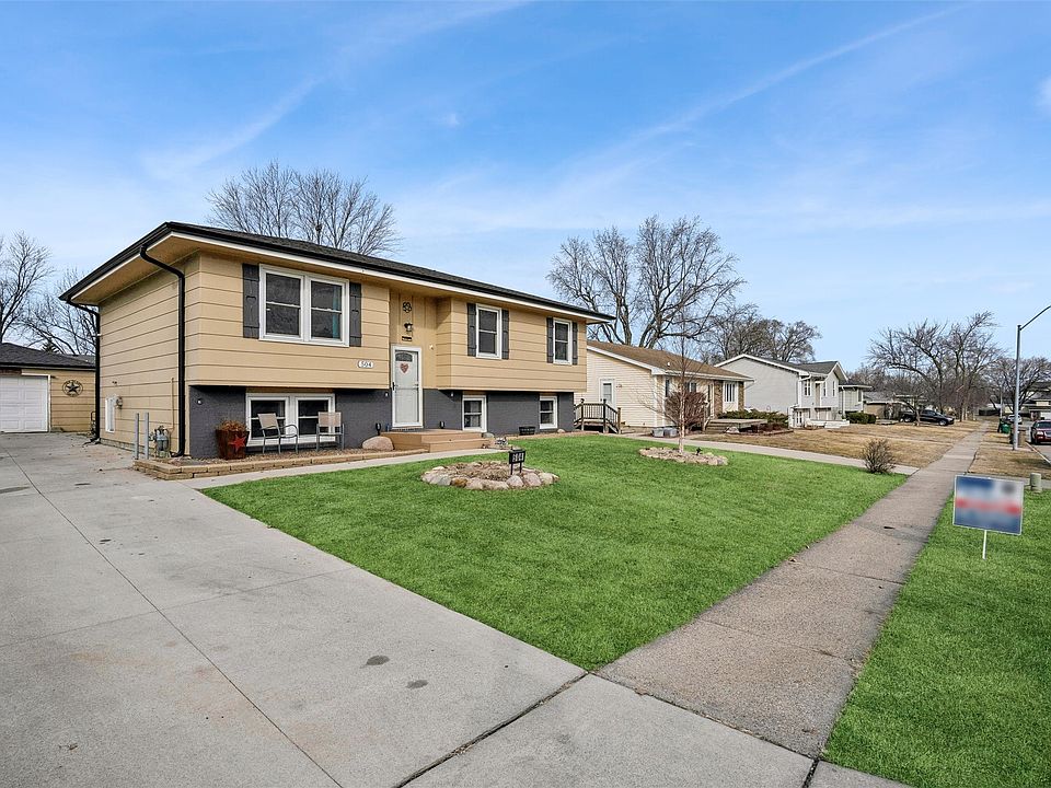 1st image of 504 NW Morningside Dr
