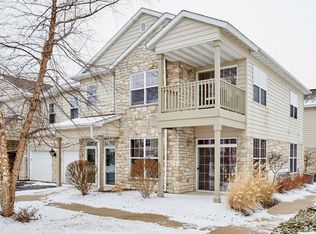 N17W26541 Meadowgrass Cir, Pewaukee, WI 53072