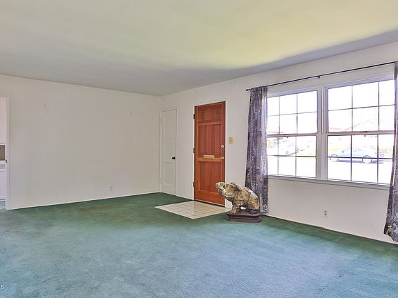 3rd image of 9456 Blackley St
