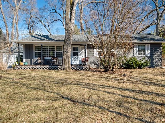 2nd image of 332 Evergreen Dr