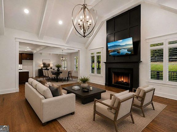 3rd image of 189 Oak Forest Dr
