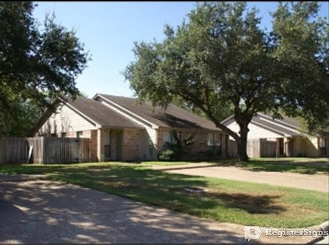 1st image of 700 Cross Timbers Dr