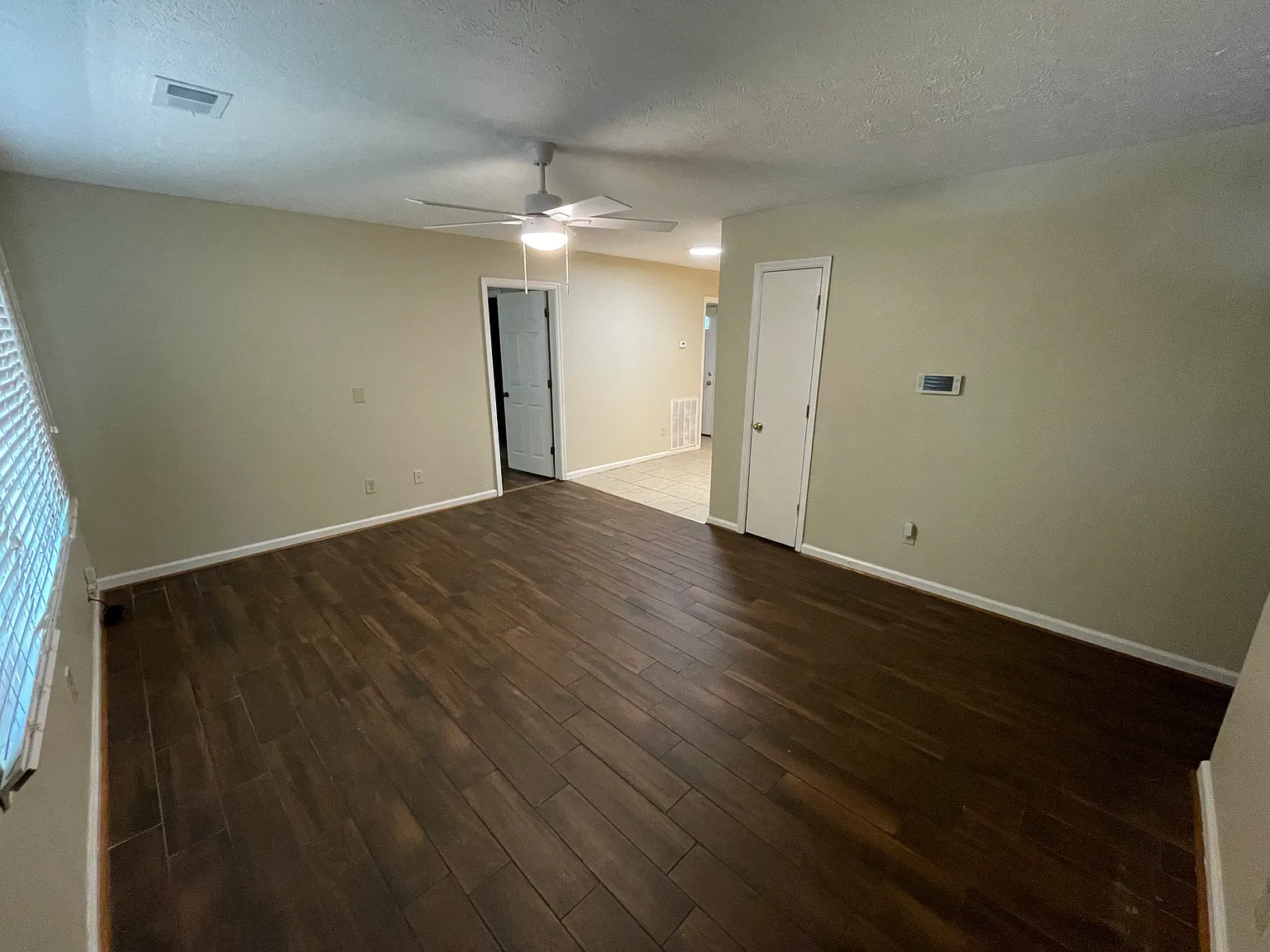 4 bed, 1464 sqft, $1,300 — Photo 3