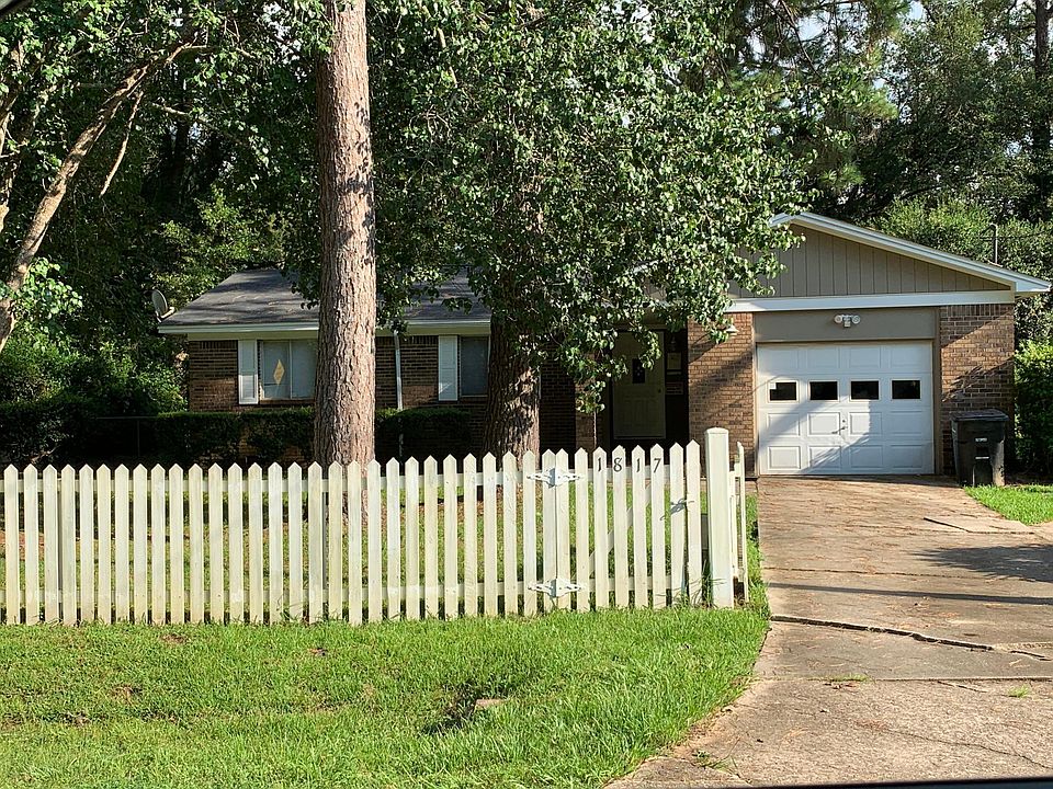 1st image of 1817 Sherwood Dr