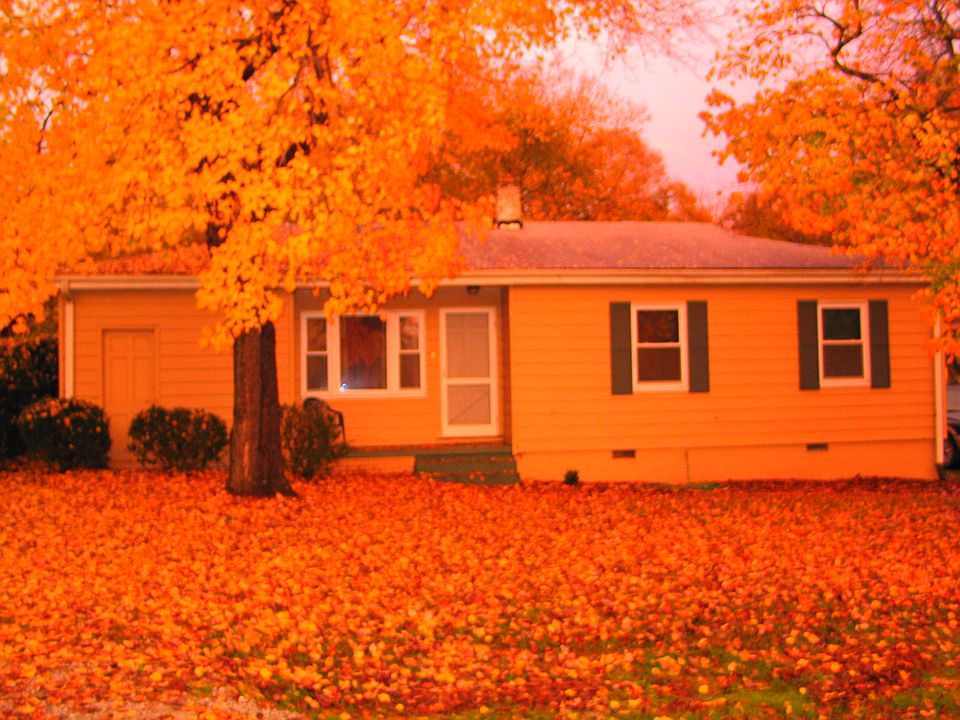 1st image of 9 Rocky Knoll Dr