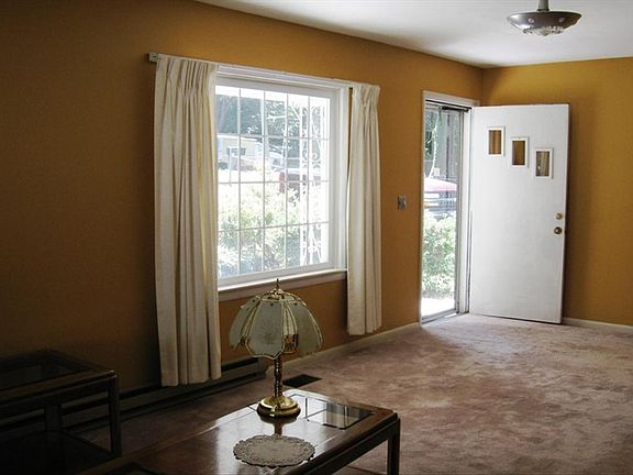 2nd image of 3921 Bonny Oaks Dr