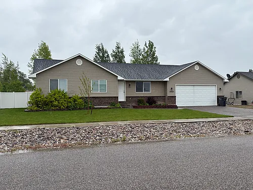 2920 Sunlight Dr Photo 1