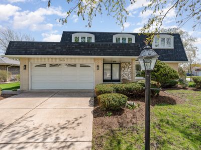 8559 S Broadmoor Dr, Palos Hills, IL, 60465
