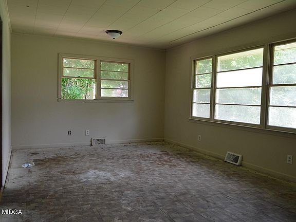 2nd image of 2458 Tredway Dr