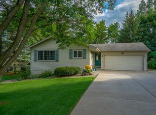 6045 44th St N, Oakdale, MN 55128