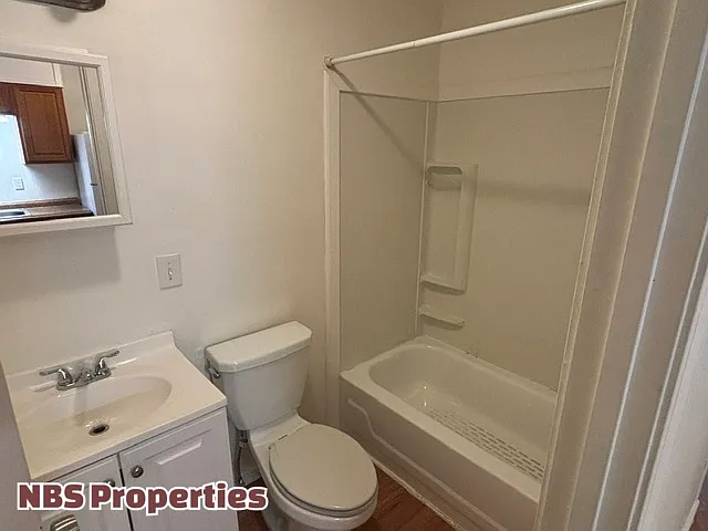 867 N Gallaher View Road Northwestunit #105 — Photo 6