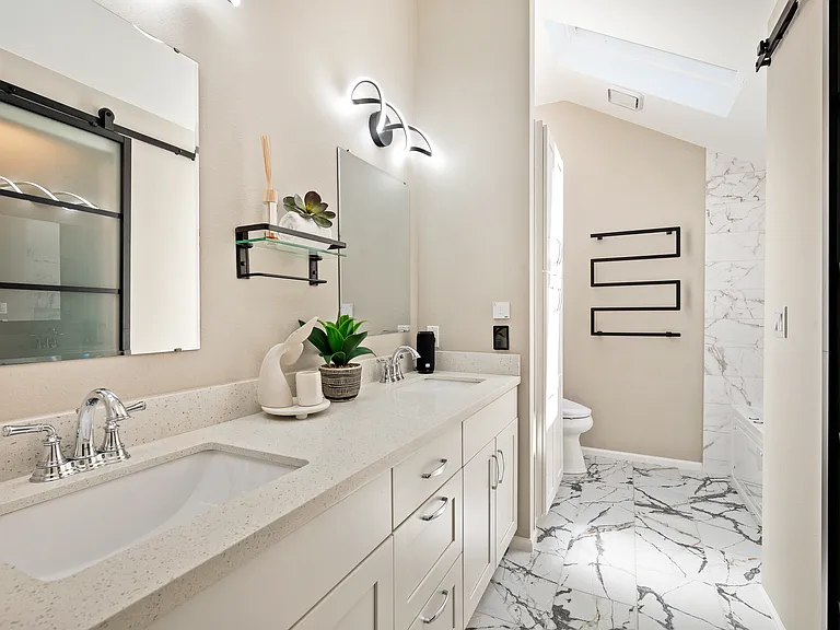 3089 W Lake Sammamish Pkwy NE — Photo 20