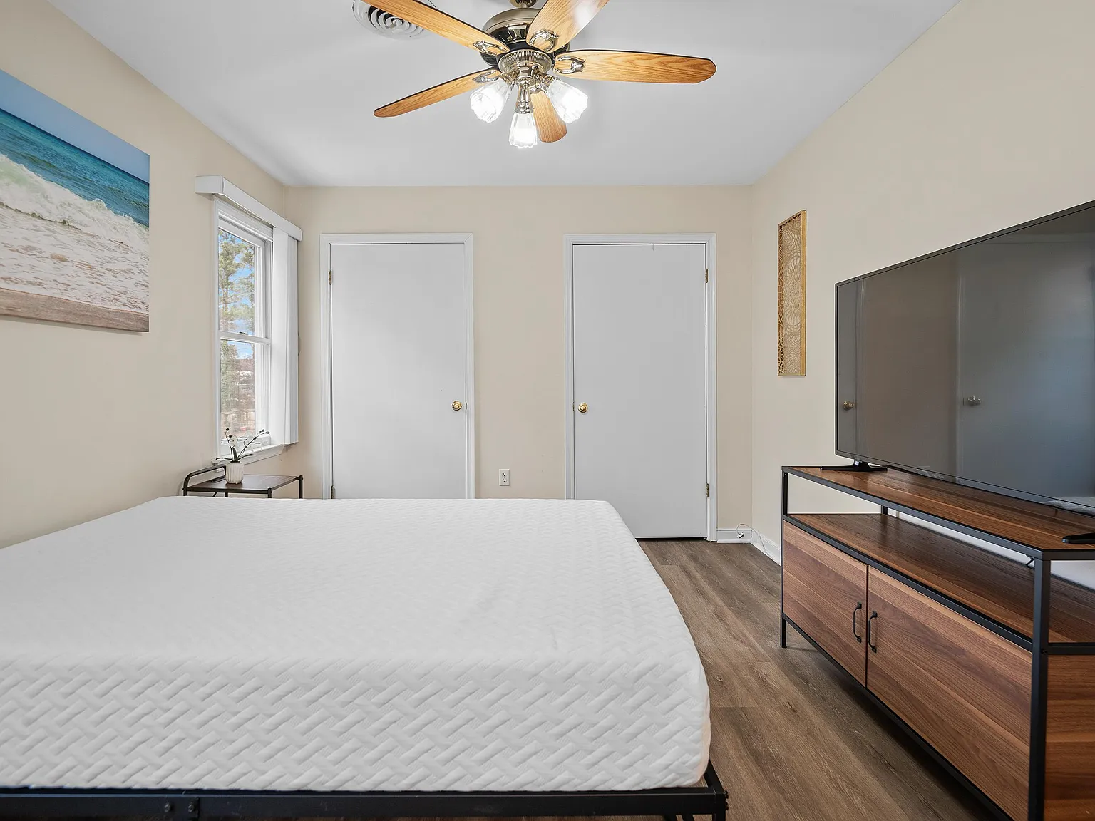 4 bed, 3.0 bath, 1752 sqft, $1,343 — Photo 2