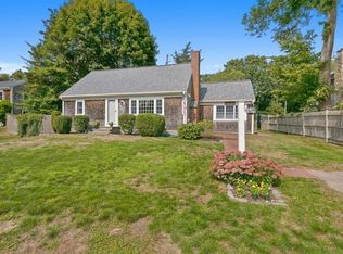 21 Sippewissett Rd, Falmouth, MA 02540