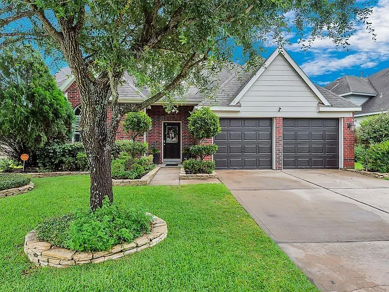 24514 Cobble Canyon Ln — Photo 1