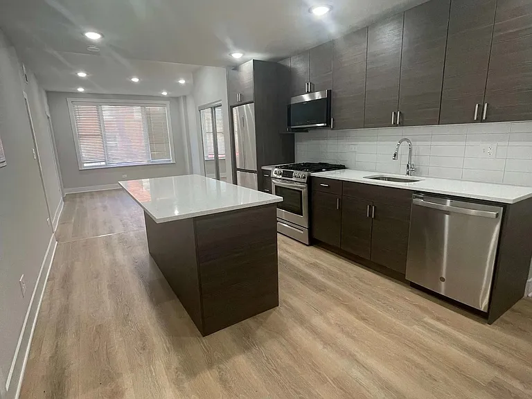 2410 N Tripp Ave #1 — Photo 2