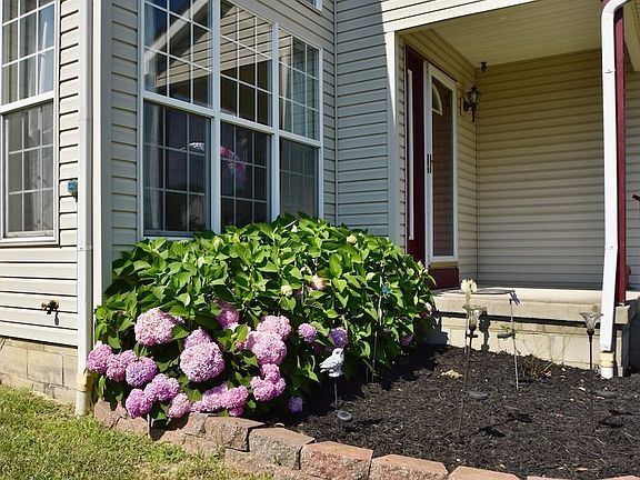 3rd image of 2063 Emerald Way Dr