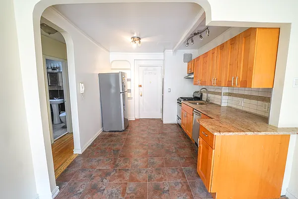 Rented by 620 MGMT | media 11