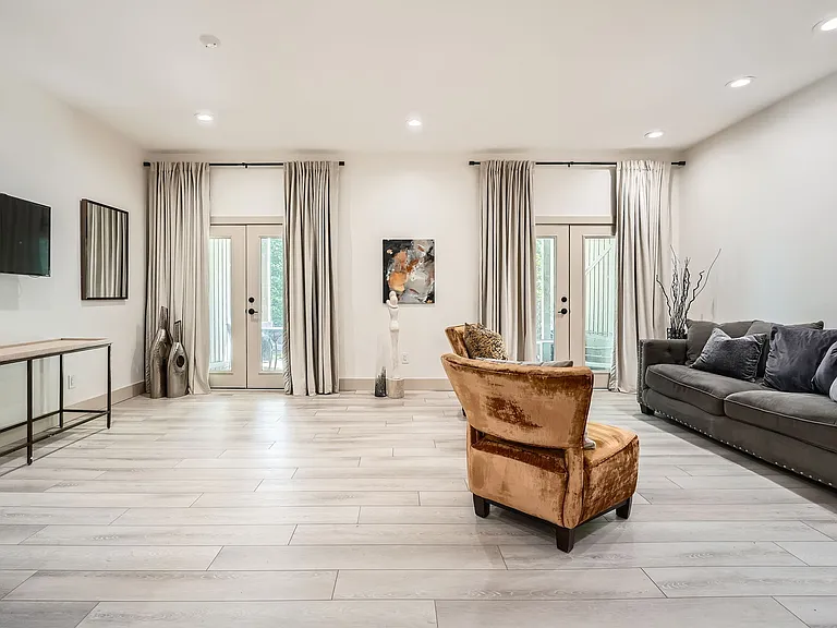 1204 Druid Knoll Dr — Photo 32