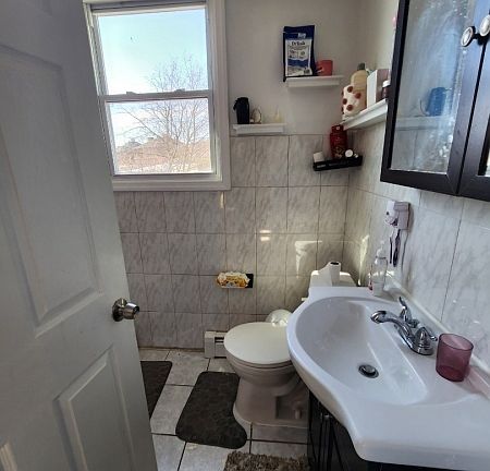 2nd image of 416 Walnut St #3