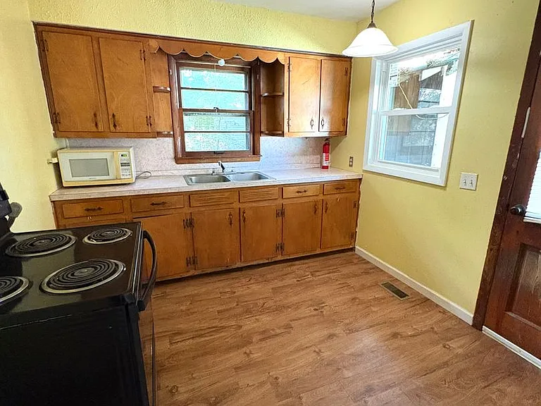 101 Kentucky Ave — Photo 2