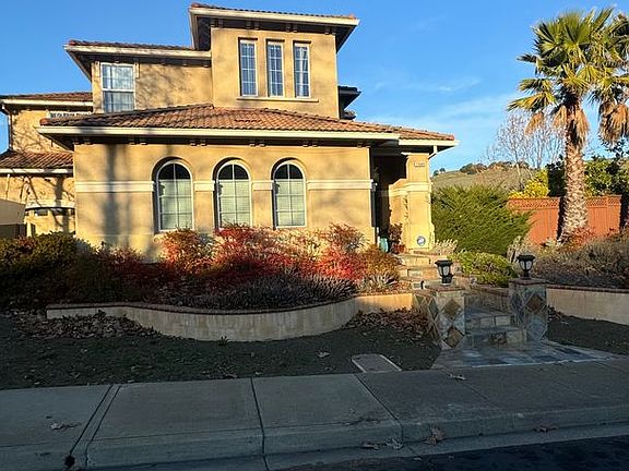 2nd image of 1560 Landmark Dr #10023