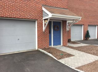 391 Unquowa Rd, Fairfield, CT 06824